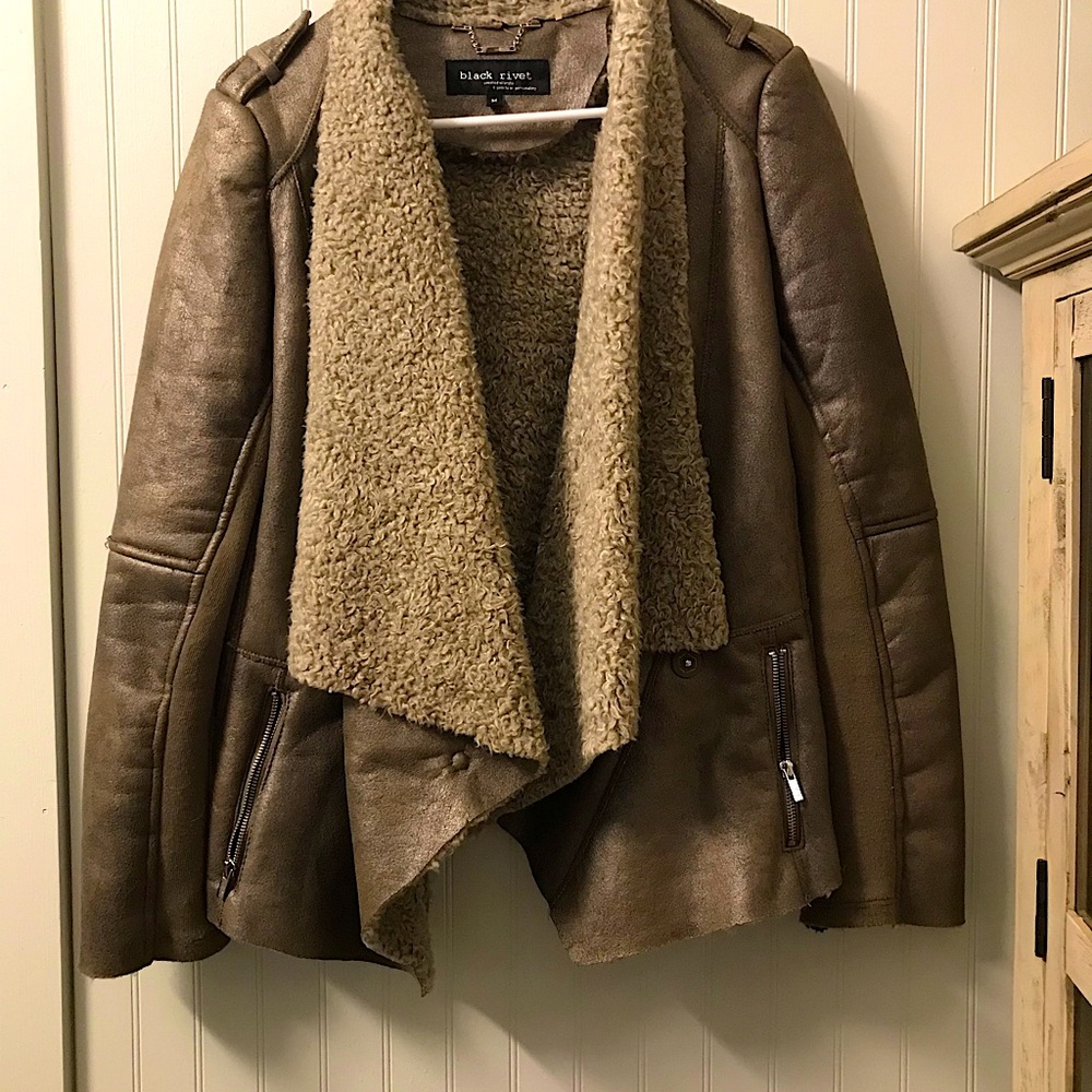 metallic  jacket with fleece swing collar